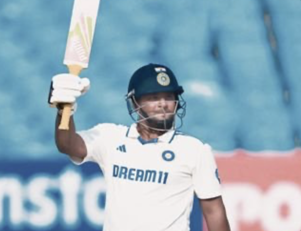 Sarfaraz Khan Anchors India’s Comeback After Kohli Falls on Day 3’s Final Ball Against New Zealand